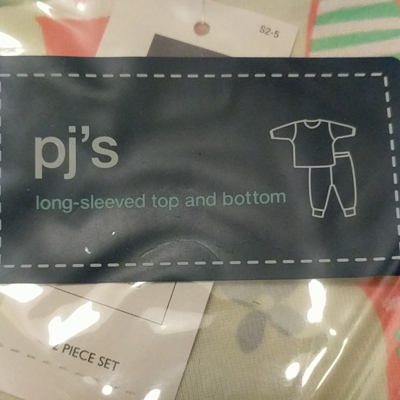 GAP girl long-sleeved festive drink pjs - Picture 2 of 3